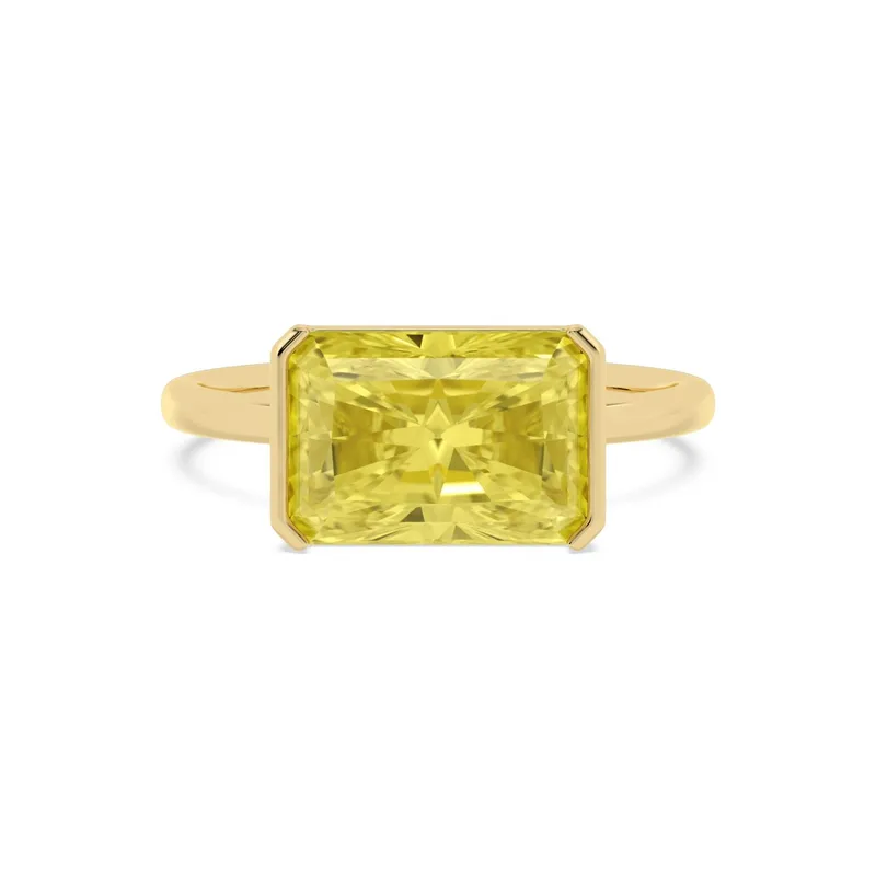 Aureola Radiant Yellow Lab-Grown Diamond Ring in yellow gold — view 1