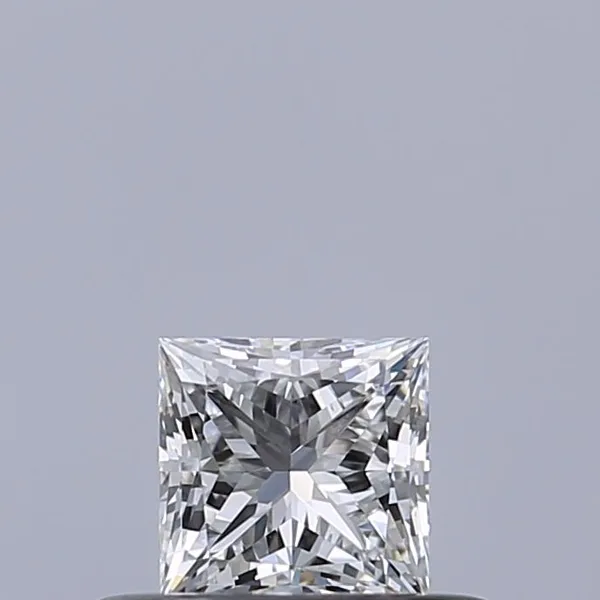 0.32ct PRINCESS D VVS1 Natural diamond