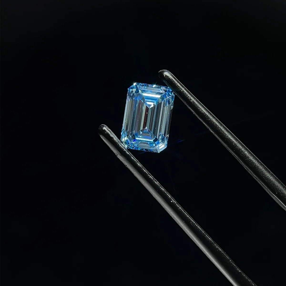 0.87ct EMERALD Fancy Vivid Blue VS1 Coloured Lab diamond