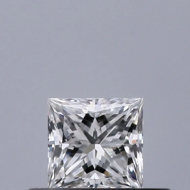 0.31ct PRINCESS D VVS1 Natural diamond