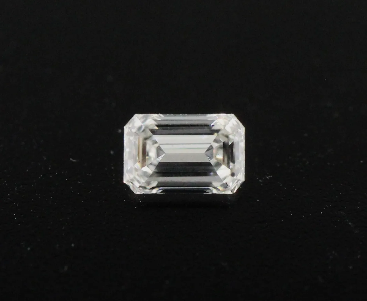 0.32ct EMERALD H VS1 Natural diamond