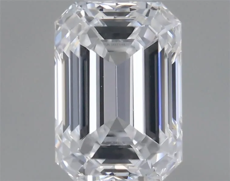 0.62ct EMERALD E VVS2 Natural diamond