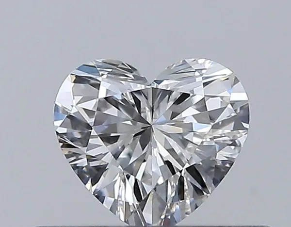 0.3ct HEART G VVS1 Natural diamond