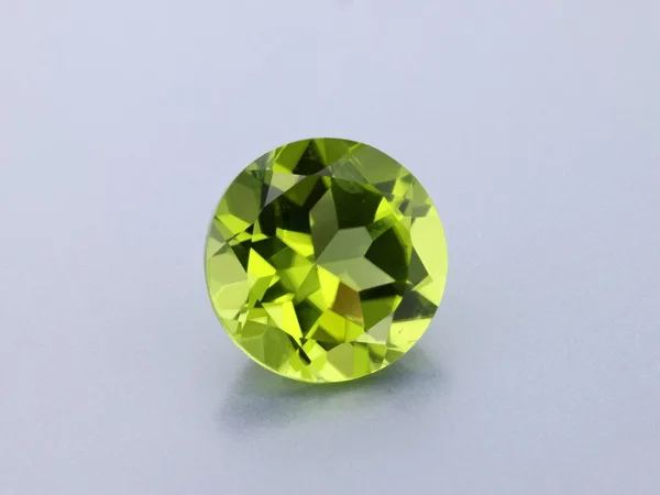3.82ct Green Peridot, Round cut gemstone