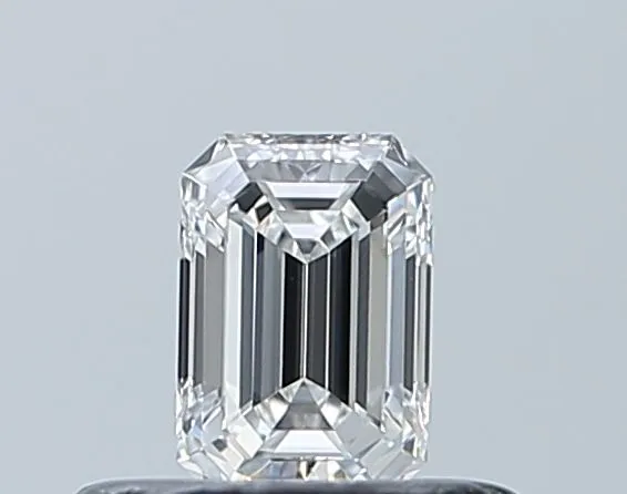 0.30ct EMERALD E VVS1 Natural diamond