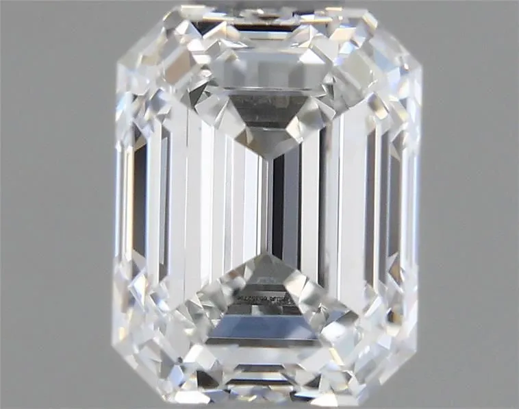 0.61ct EMERALD E VVS2 Natural diamond