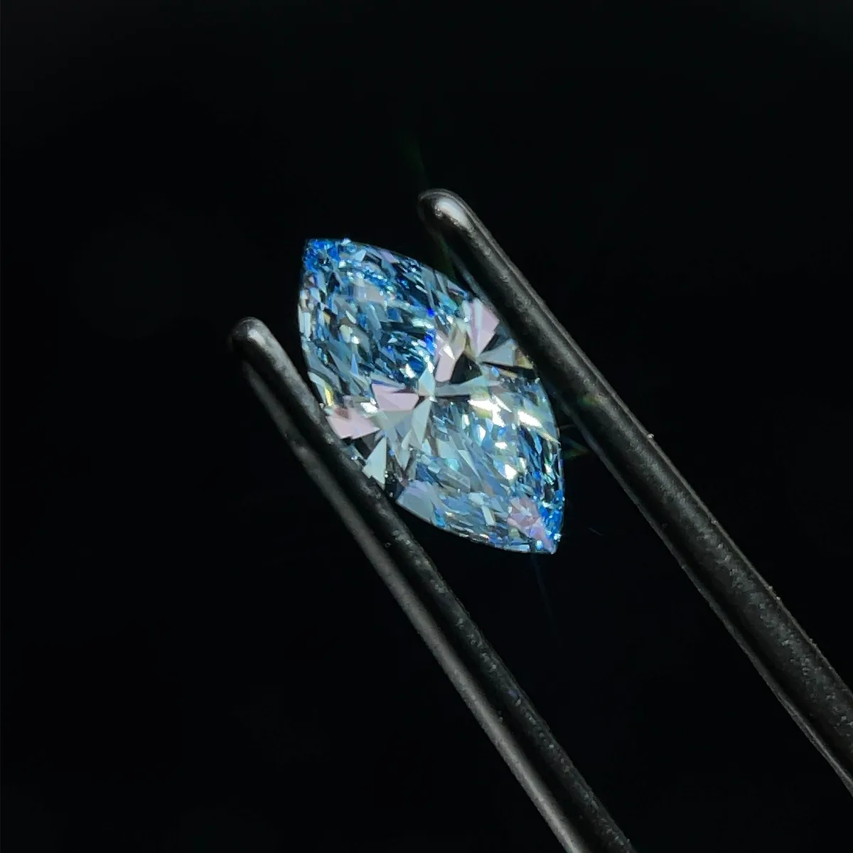 0.89ct MARQUISE Fancy Vivid Blue VS1 Coloured Lab diamond