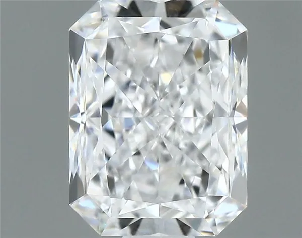 0.7ct RADIANT E VVS2 Natural diamond