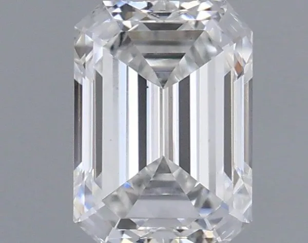 0.37ct EMERALD E VS1 Lab diamond