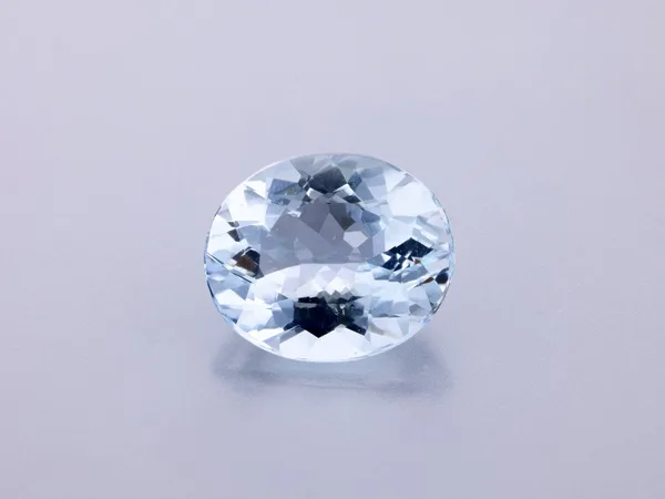 3.96ct Blue Aquamarine, Oval cut gemstone