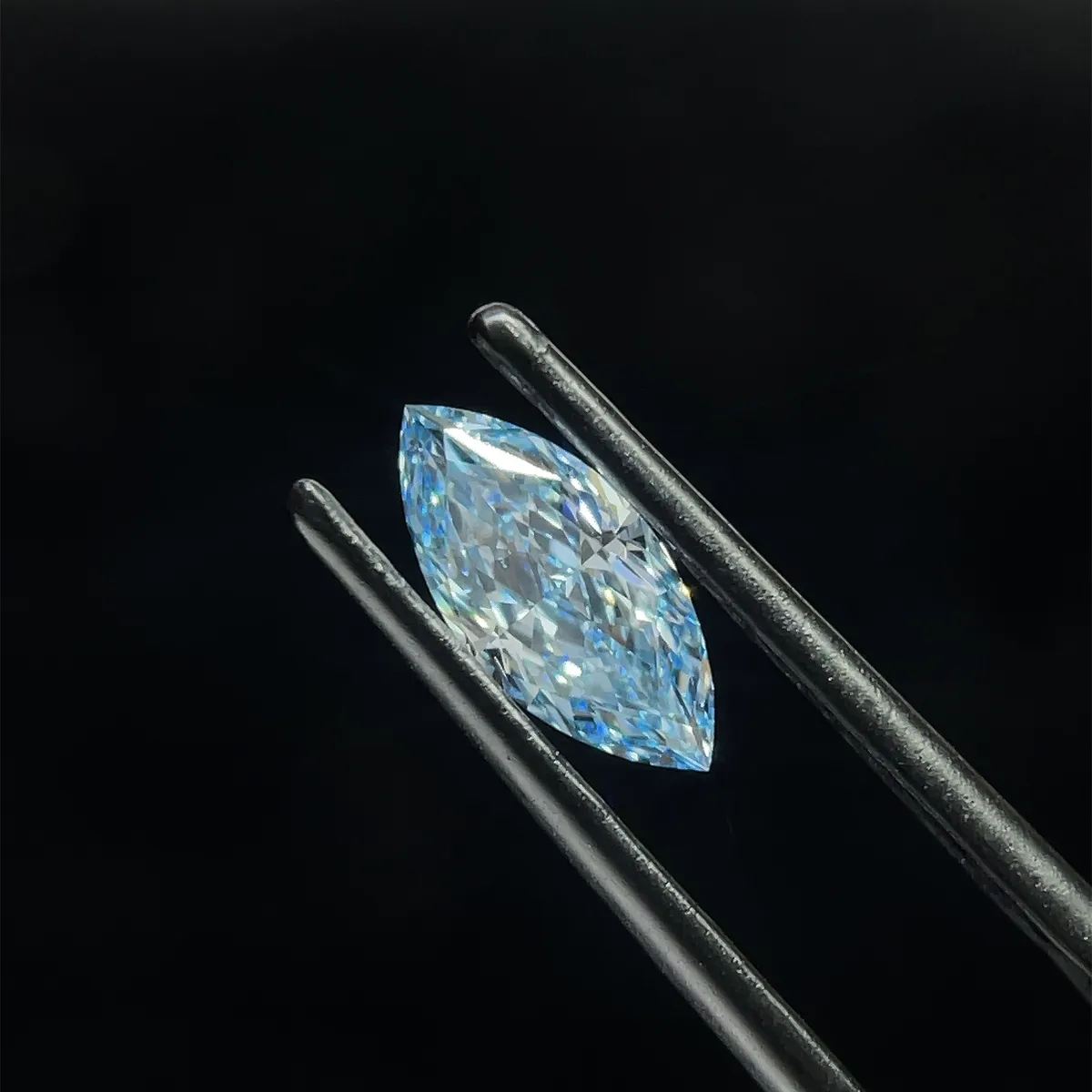 1.00ct MARQUISE Fancy Intense Blue VVS2 Coloured Lab diamond