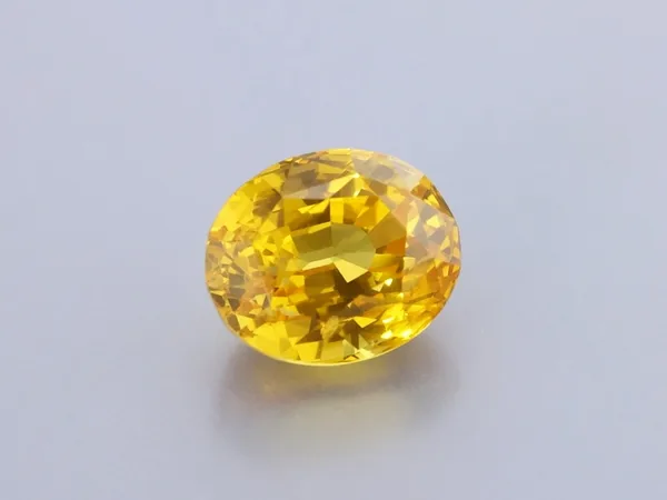 4.43ct Yellow Sapphire, Oval cut gemstone