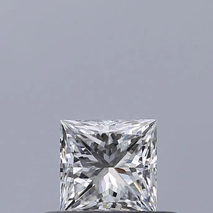 0.32ct PRINCESS D VVS1 Natural diamond
