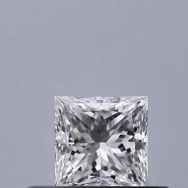 0.32ct PRINCESS D VVS2 Natural diamond