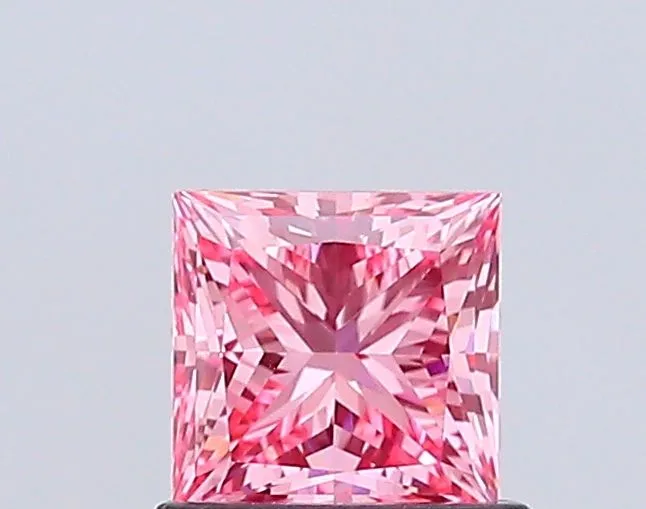 0.90ct PRINCESS Fancy Vivid Pink VVS2 Coloured Lab diamond