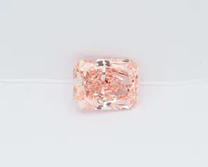 1ct RADIANT Fancy Vivid Pink VVS2 Coloured Lab diamond