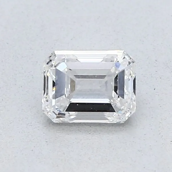 0.71ct EMERALD E VS1 Natural diamond