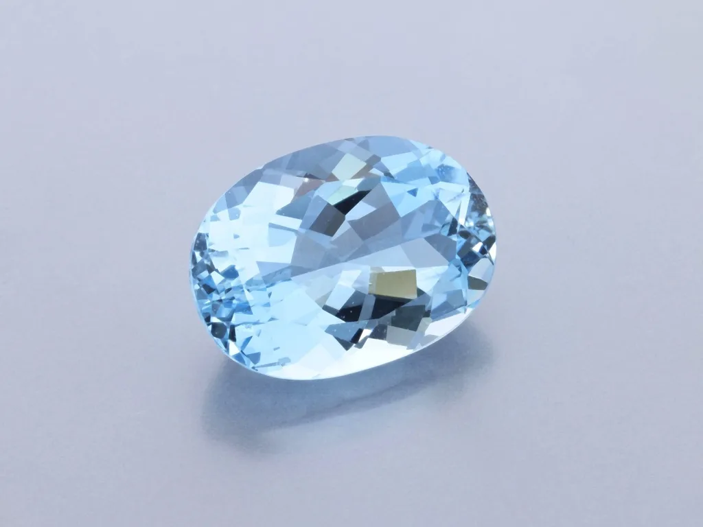 5.97ct Blue Aquamarine, Oval gemstone