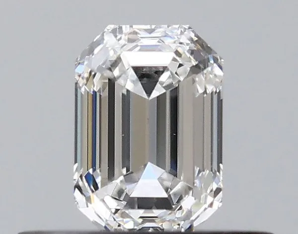 0.35ct EMERALD E VVS2 Natural diamond