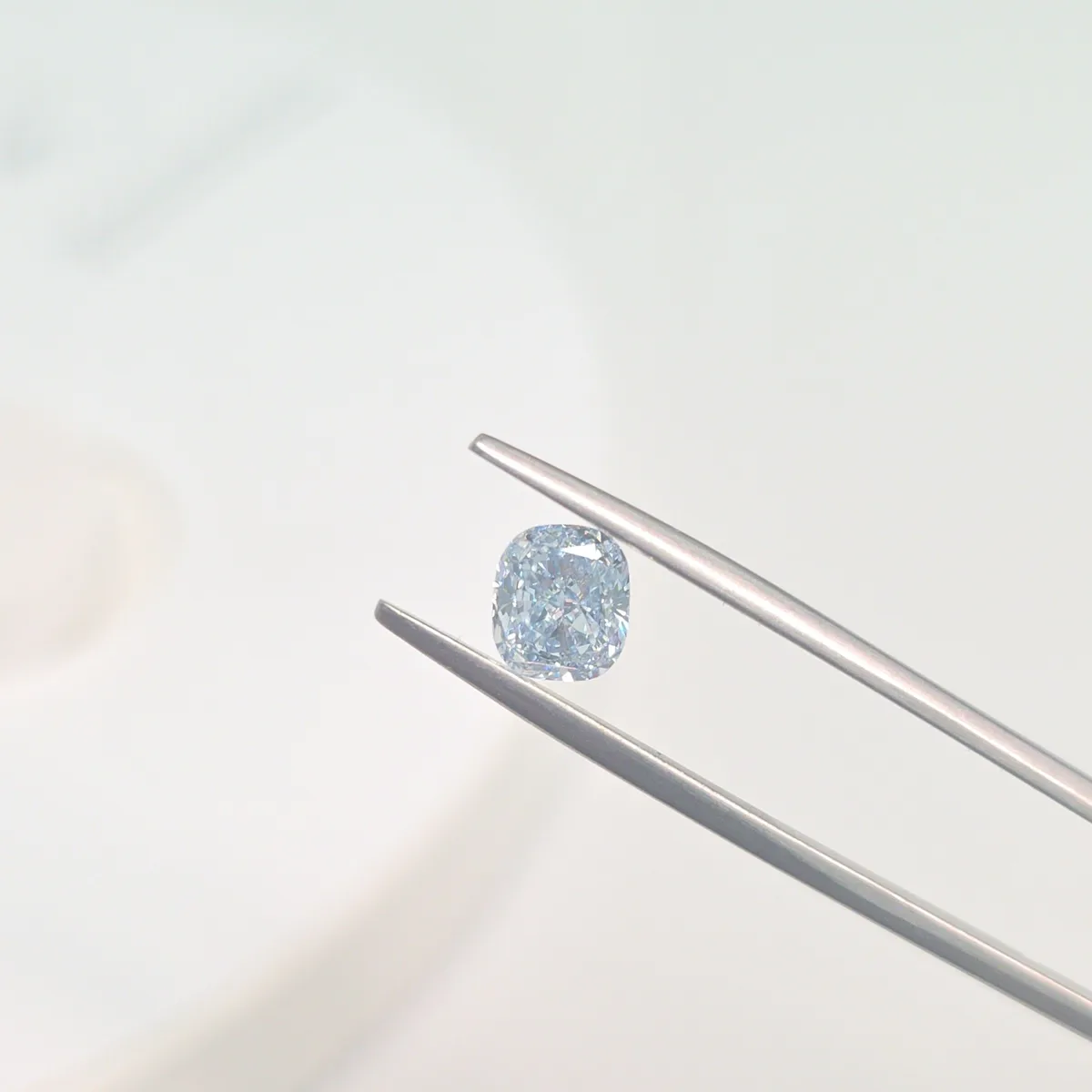1.05ct CUSHION Fancy Blue VVS2 Coloured Lab diamond