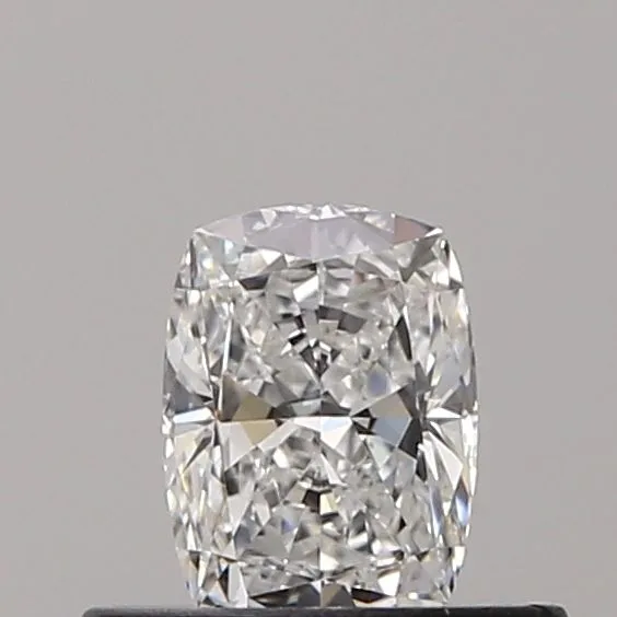 0.41ct CUSHION E VS2 Natural diamond