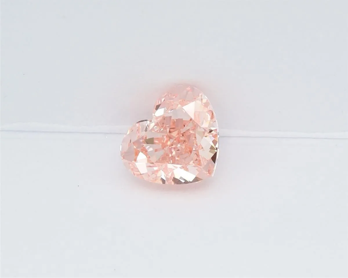 1.04ct HEART Fancy Vivid Pink VS1 Coloured Lab diamond