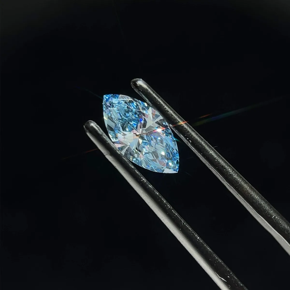 0.71ct MARQUISE Fancy Vivid Blue VS2 Coloured Lab diamond