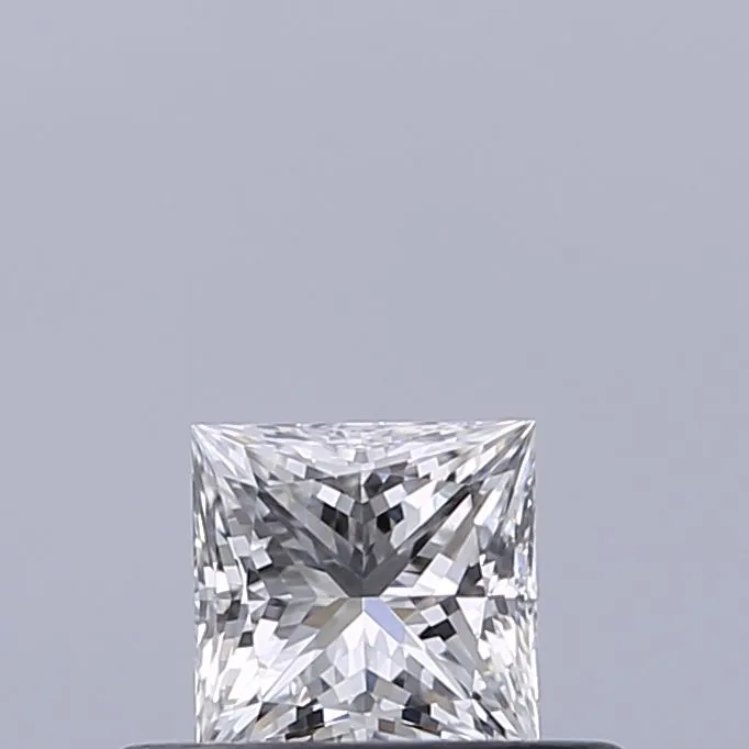 0.30ct PRINCESS D VVS2 Natural diamond