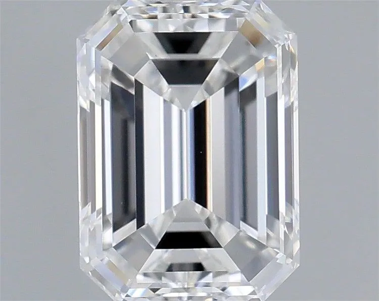 0.69ct EMERALD E VS1 Natural diamond