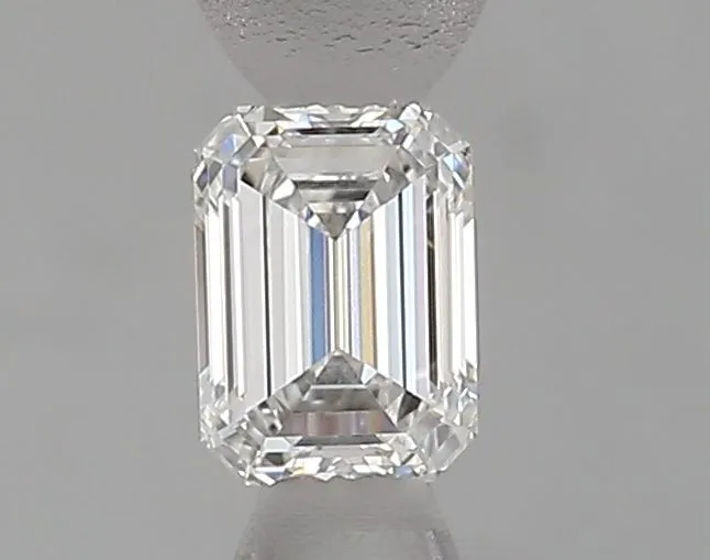 0.40ct EMERALD E VS1 Natural diamond