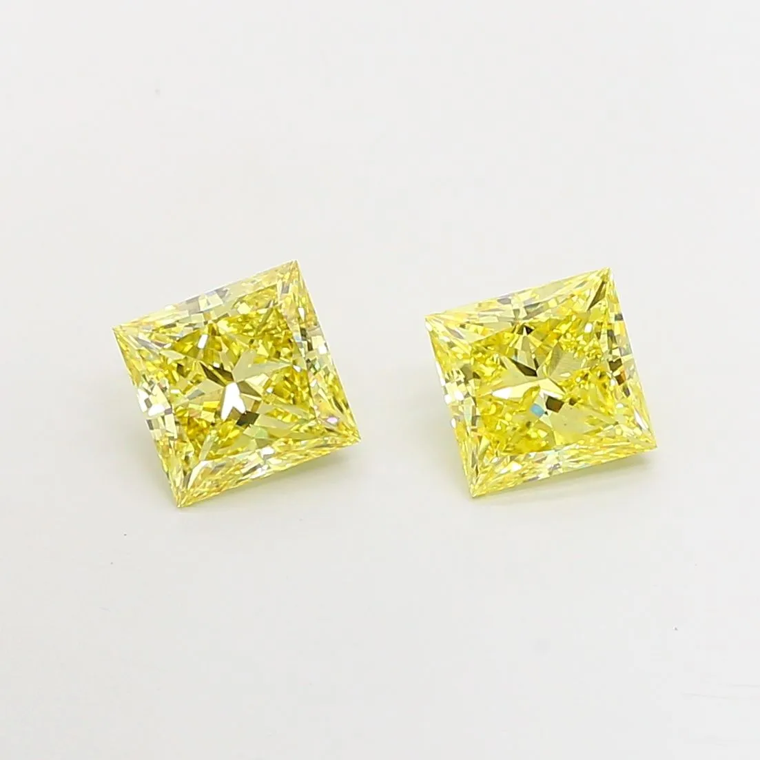 2.50ct PRINCESS Fancy Intense Yellow VS2 Coloured Lab diamond