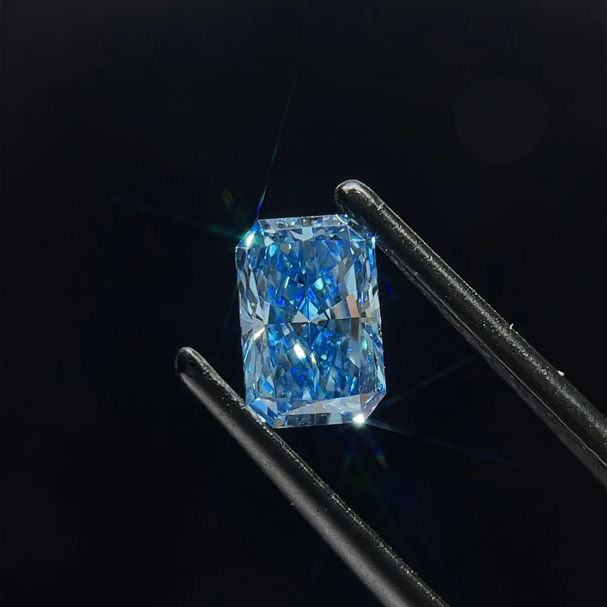 1.12ct RADIANT Fancy Vivid Blue VS1 Coloured Lab diamond