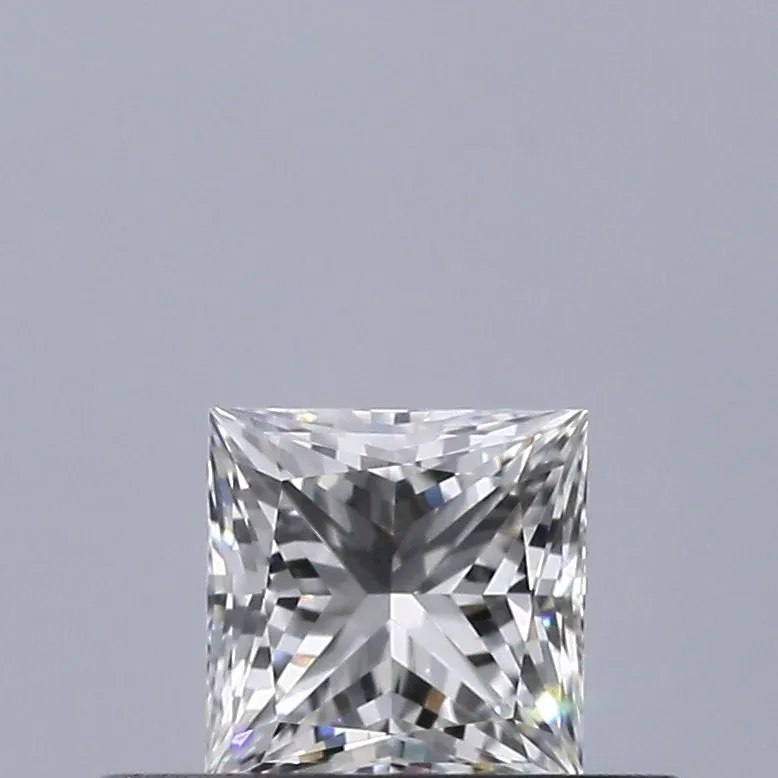 0.32ct PRINCESS H VVS2 Natural diamond