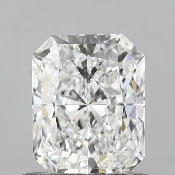 0.69ct RADIANT E VVS1 Lab diamond