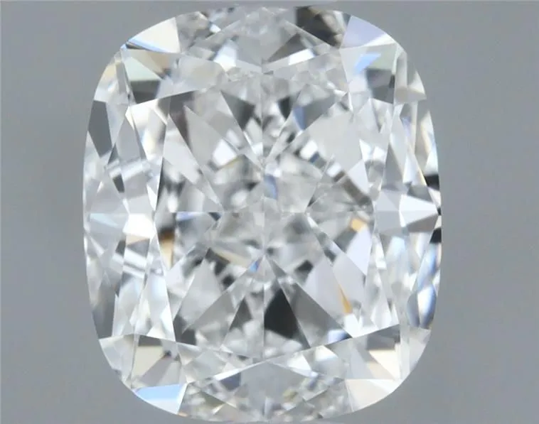 0.70ct CUSHION E VVS2 Natural diamond