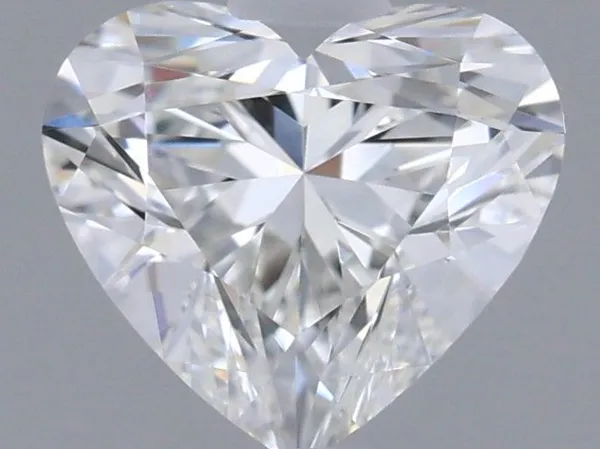 0.6ct HEART F VVS2 Natural diamond