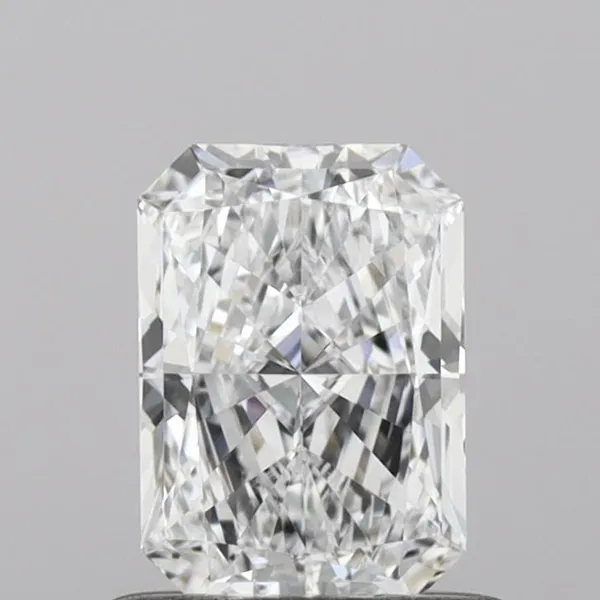 0.69ct RADIANT E VVS1 Lab diamond