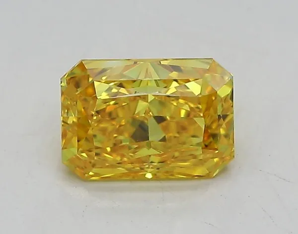1.08ct RADIANT Fancy Vivid Yellow VVS2 Coloured Lab diamond