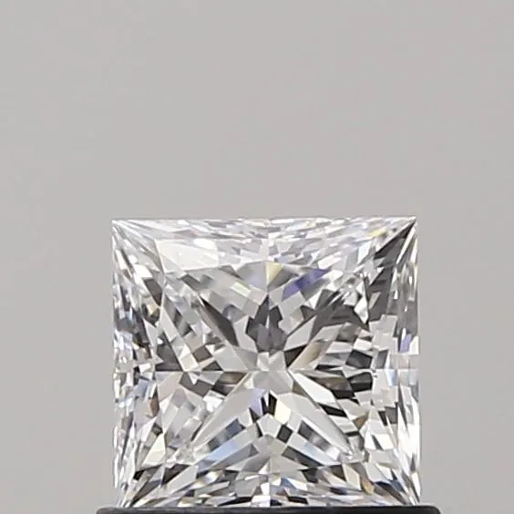 0.9ct PRINCESS D VVS1 Natural diamond
