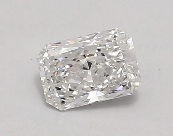 0.69ct RADIANT E VVS1 Lab diamond