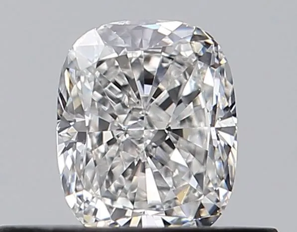 0.40ct CUSHION E VVS2 Natural diamond