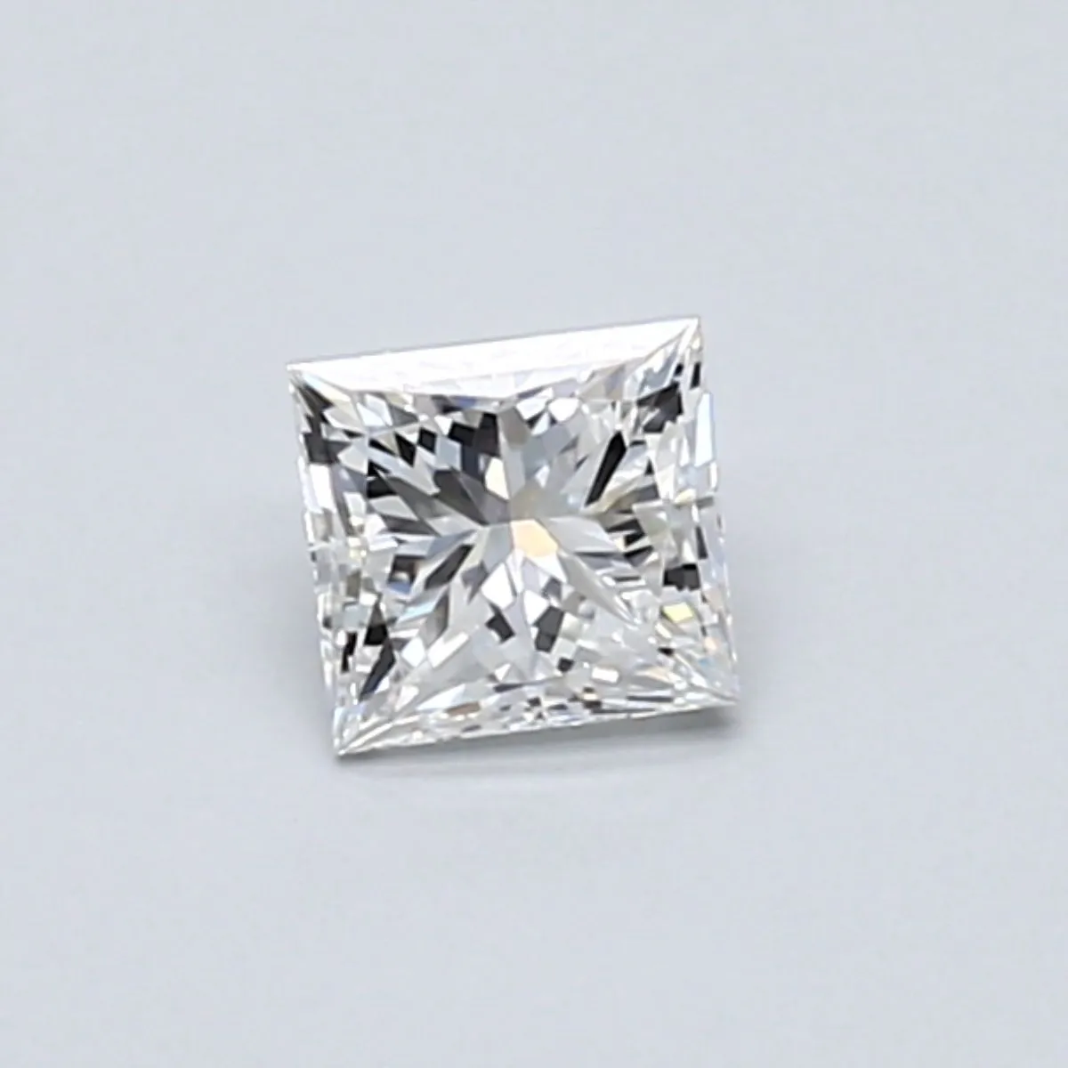 0.40ct PRINCESS D VVS1 Natural diamond
