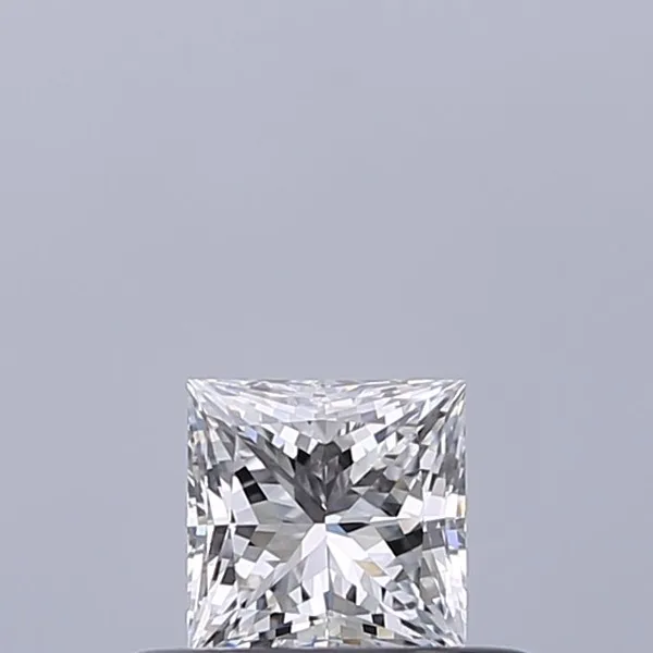 0.31ct PRINCESS E VVS1 Natural diamond