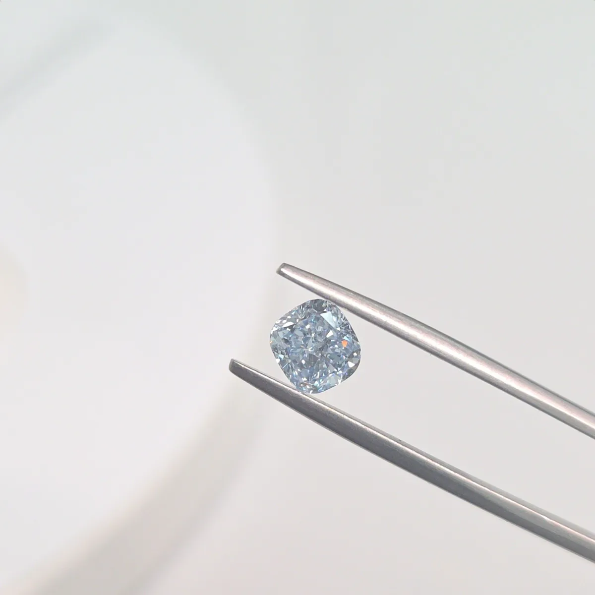 1.01ct CUSHION Fancy Light Blue VS1 Coloured Lab diamond