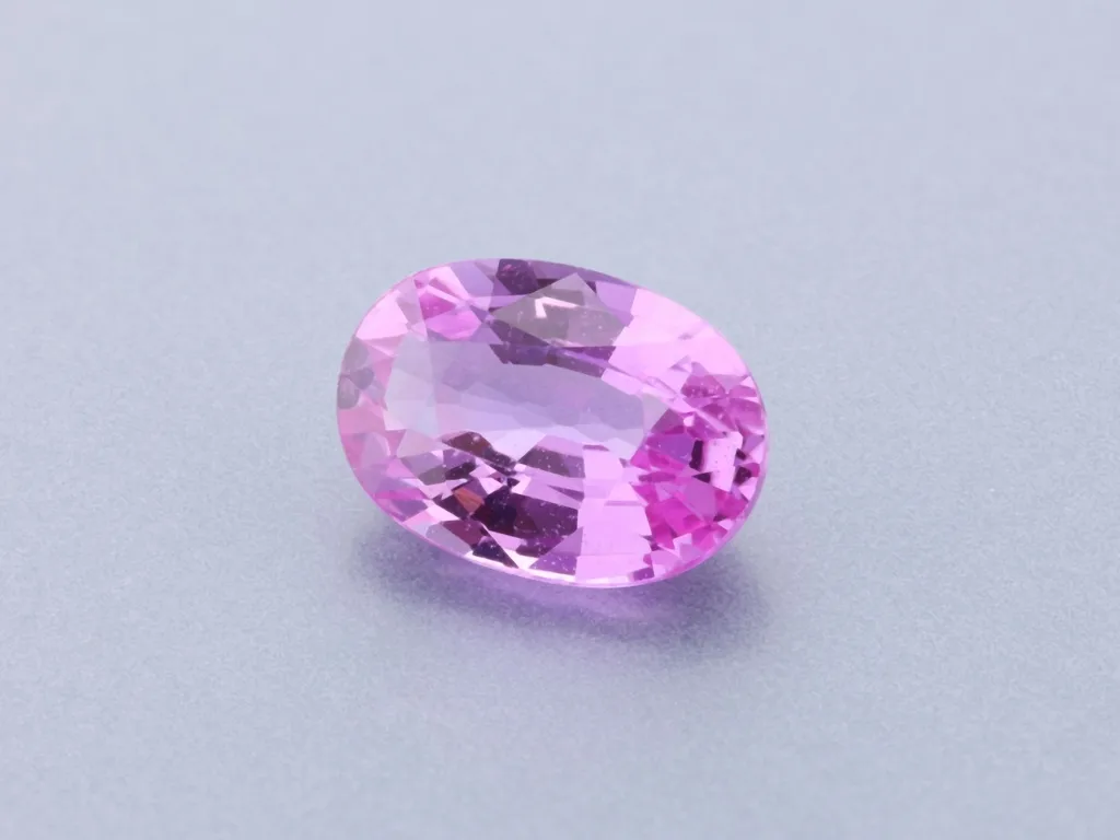 0.95ct Pink Sapphire, Oval gemstone