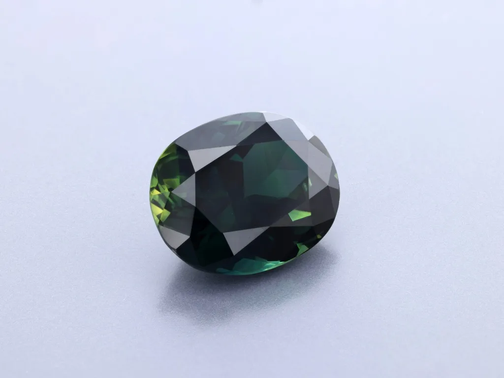 4.9ct Parti Sapphire, Oval gemstone
