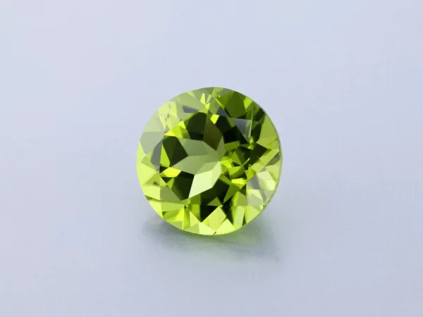 5.15ct Green Peridot, Round cut gemstone