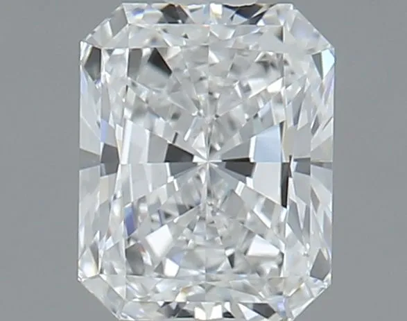0.7ct RADIANT E VVS2 Natural diamond