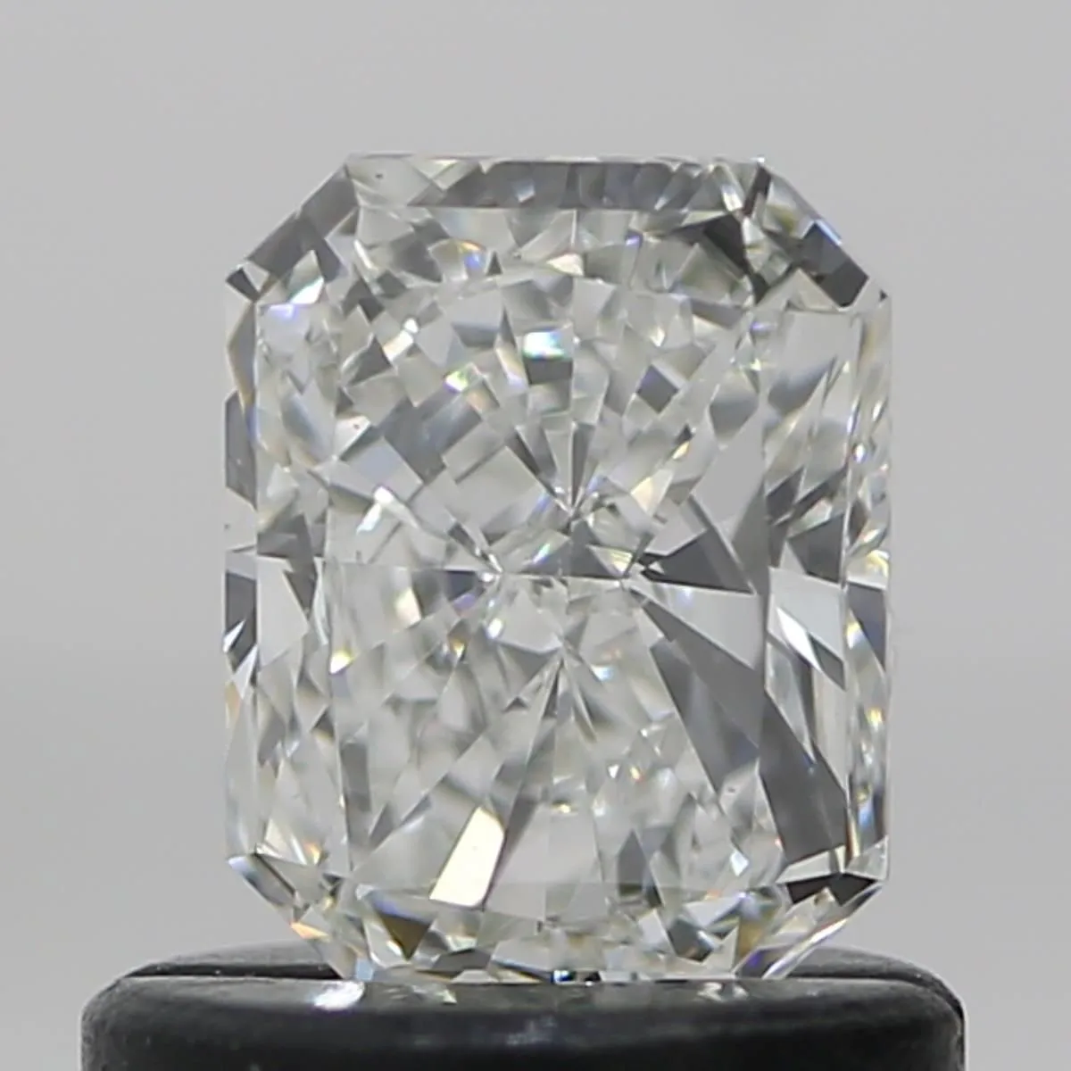 0.70ct RADIANT H VVS1 Natural diamond