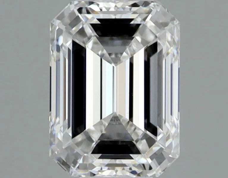 0.38ct EMERALD E VVS2 Natural diamond
